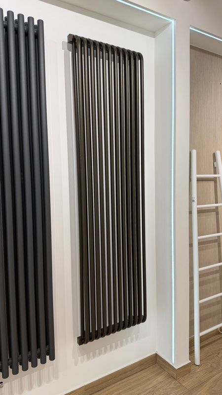 Дизайн-радіатор з нижнім підключенням Terma Delfin 1800x500 mm, Anodic Brown WGDLF180050KABNZX