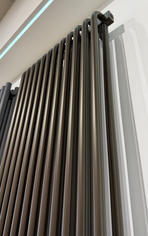 Дизайн-радіатор з нижнім підключенням Terma Delfin 1800x500 mm, Anodic Brown WGDLF180050KABNZX