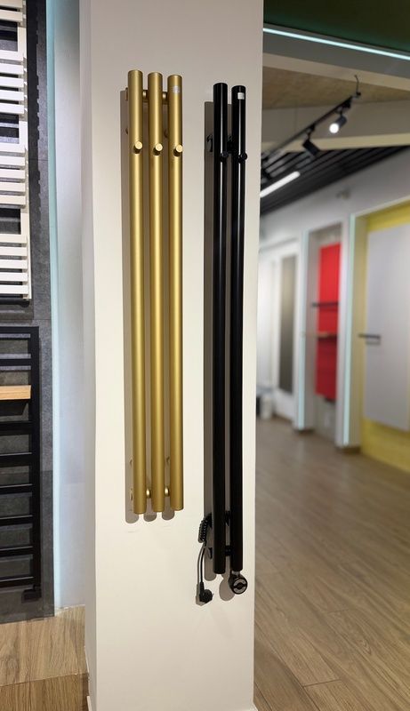 Рушникосушка електрична Terma ROLO HANGER 1400x95 Black mat, тен MOA справа