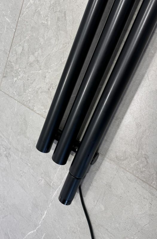 Рушникосушка електрична Terma ROLO HANGER 1200x150 Black mat, тен ONE з правої сторони