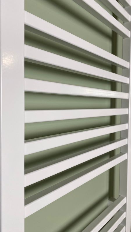 Рушникосушка водяна Terma Bone 1260x500 9016 Mat WGBON126050KJ16SX
