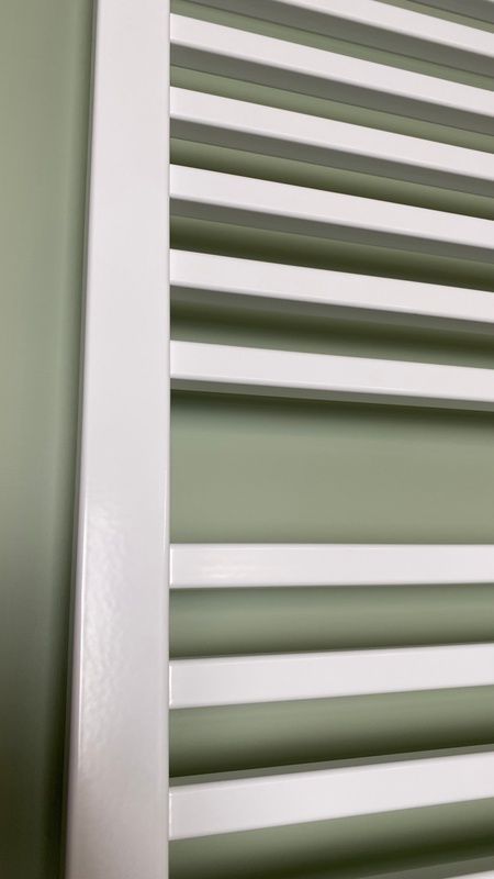 Рушникосушка водяна Terma Bone 1260x500 9016 Mat WGBON126050KJ16SX