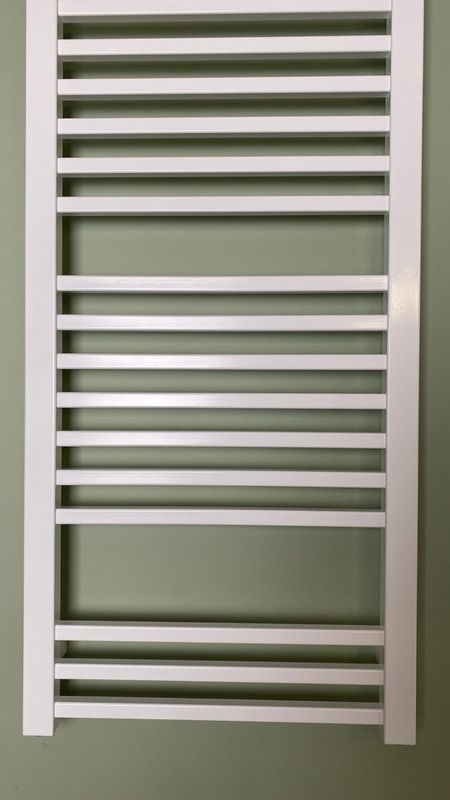 Рушникосушка водяна Terma Bone 1260x500 9016 Mat WGBON126050KJ16SX
