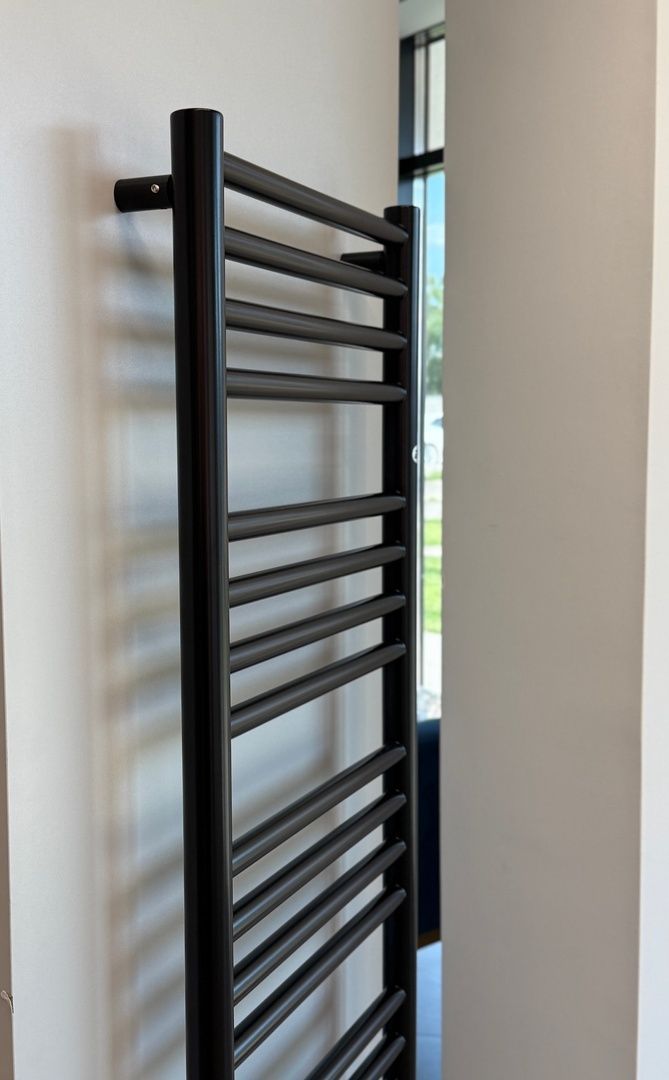 Circo Radiator Рушникосушка електрична Instal Projekt CIRCO 1095x500, Black mat ...